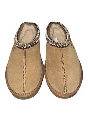 NWOT UGG Tasman
